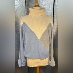 Simplee Blue and Cream Colorblock Turtleneck Sweater